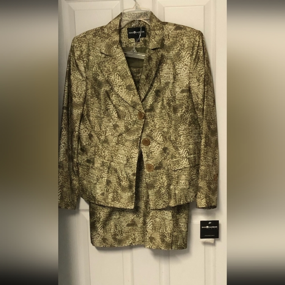 Sag Harbor Suit Size 14 (vintage)NWT